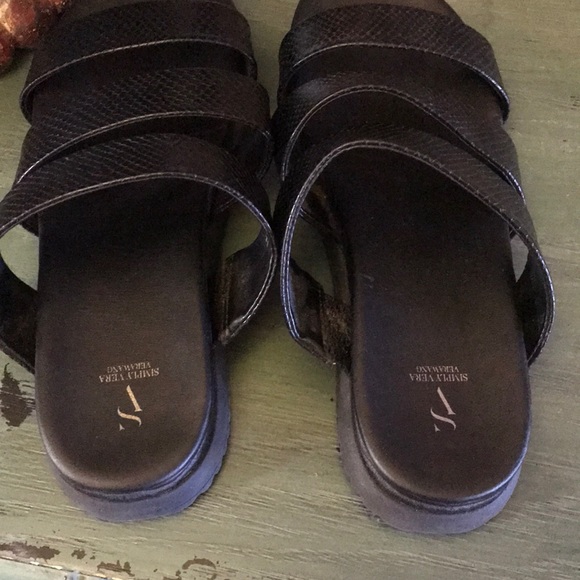 Simply Vera Vera Wang Black Slides Size 10 - Picture 3 of 7